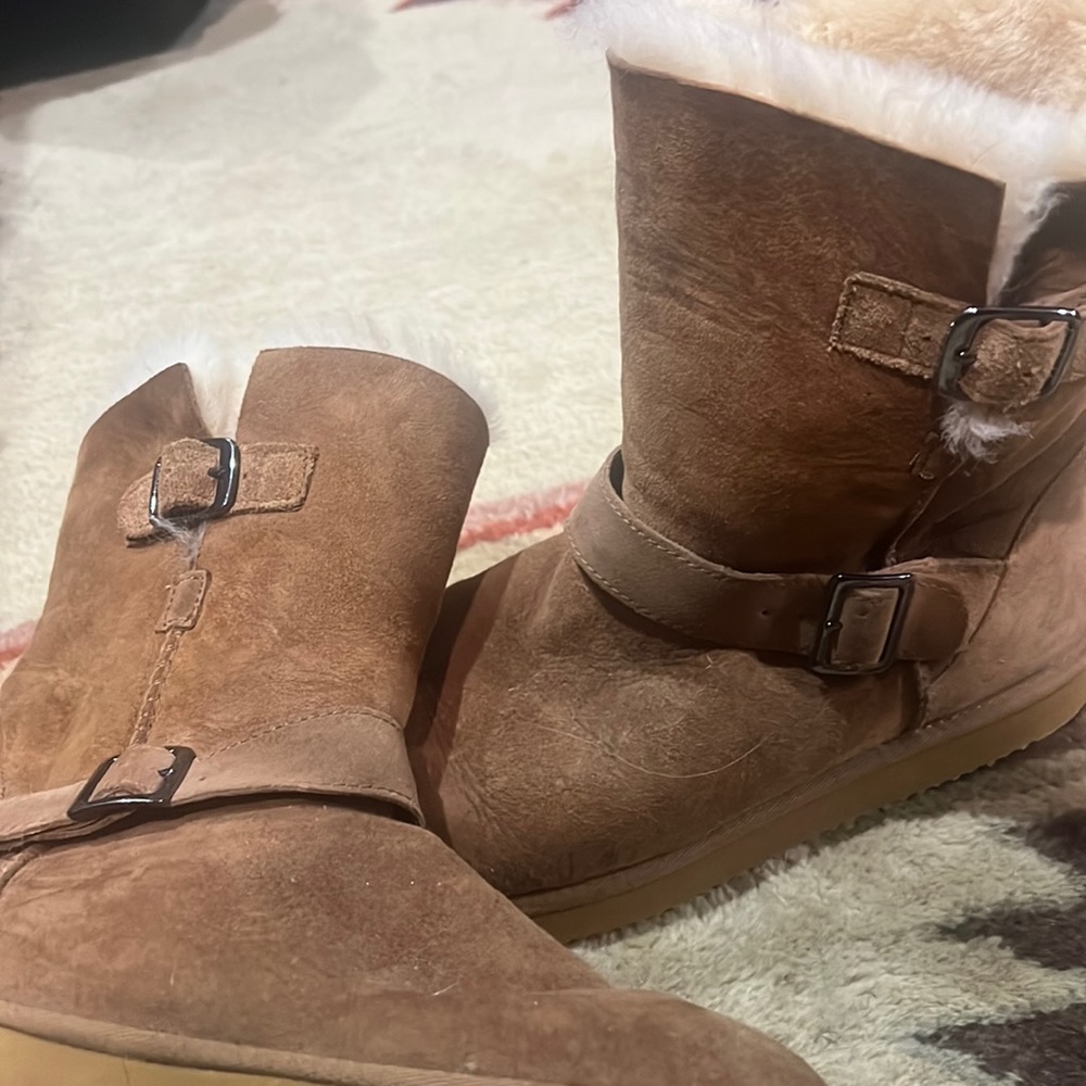 Warm suede boots in EUC!